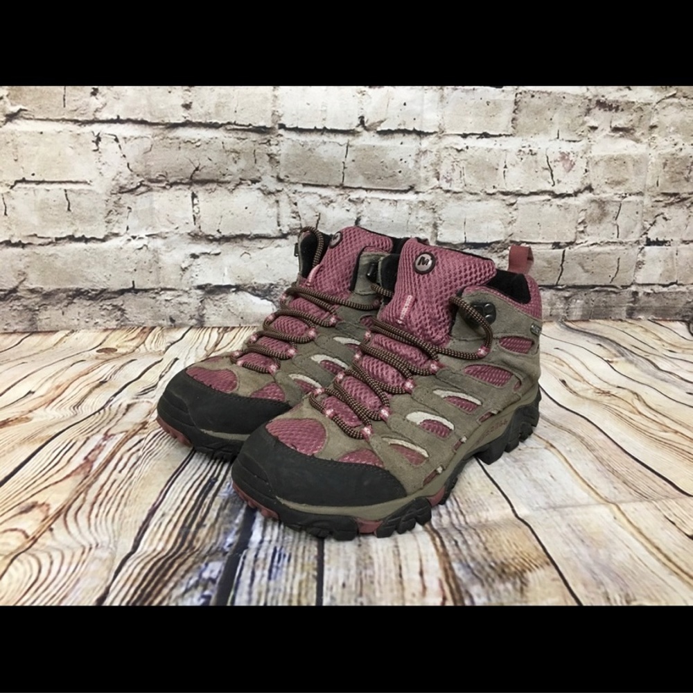 Merrill Moab Ventilator Mid Hiking Boots